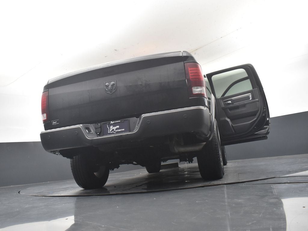 2024 RAM 1500 Classic Warlock Crew Cab 4x2 5'7' Box