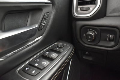 2024 RAM 1500 Laramie Crew Cab 4x2 5'7' Box