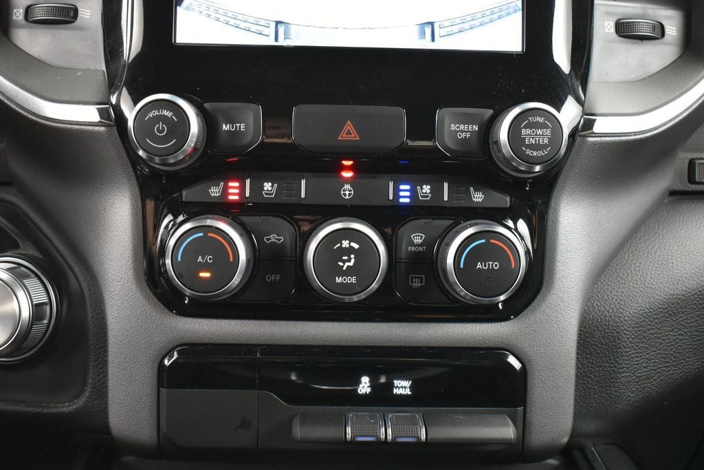 2024 RAM 1500 Laramie Crew Cab 4x2 5'7' Box