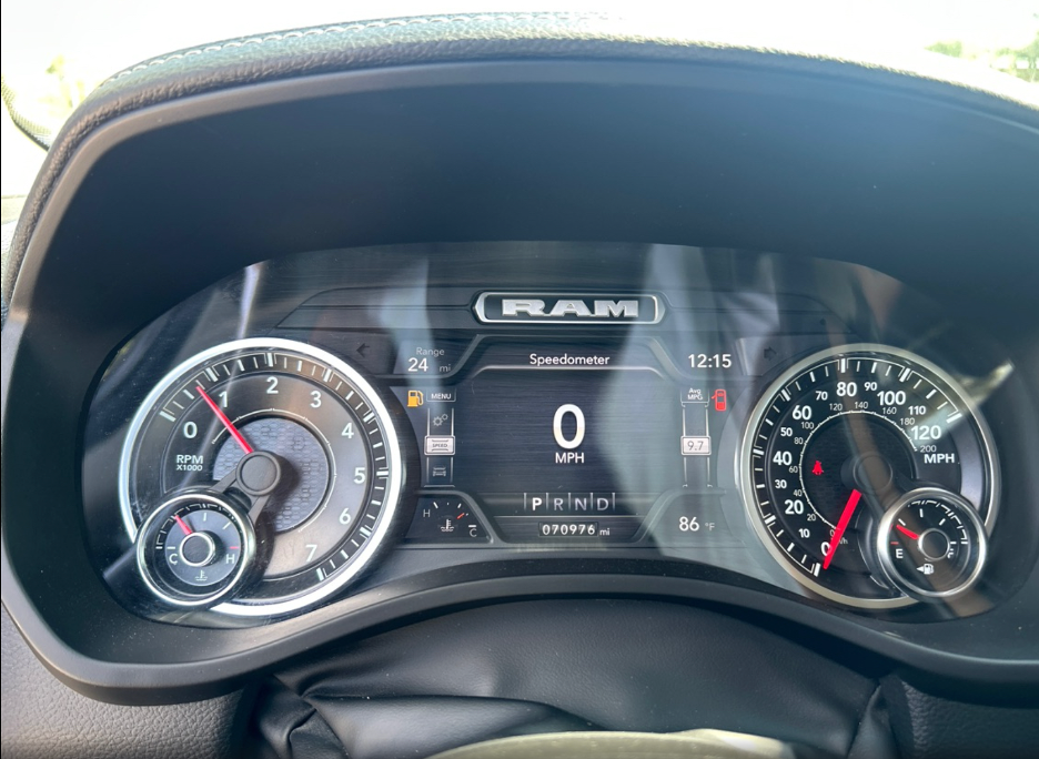 2022 RAM 1500 Laramie Crew Cab 4x2 5'7' Box
