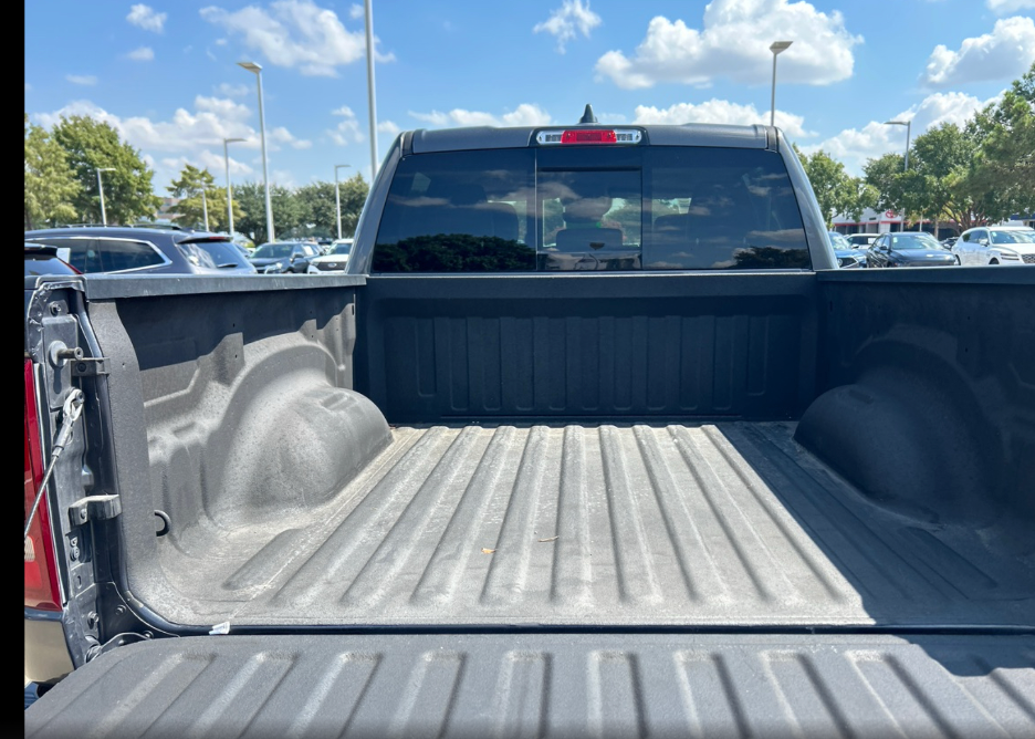 2022 RAM 1500 Laramie Crew Cab 4x2 5'7' Box