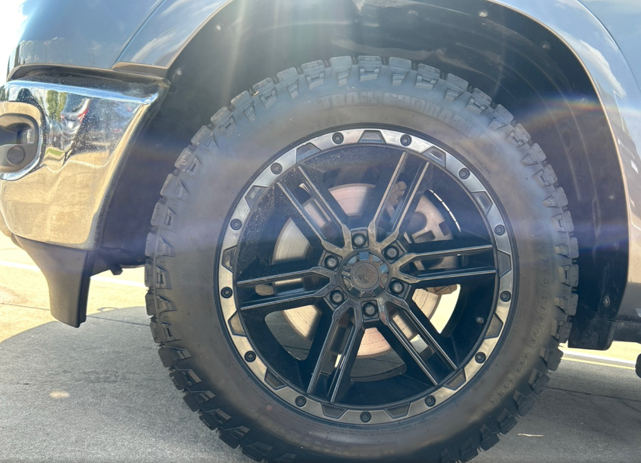 2022 RAM 1500 Laramie Crew Cab 4x2 5'7' Box