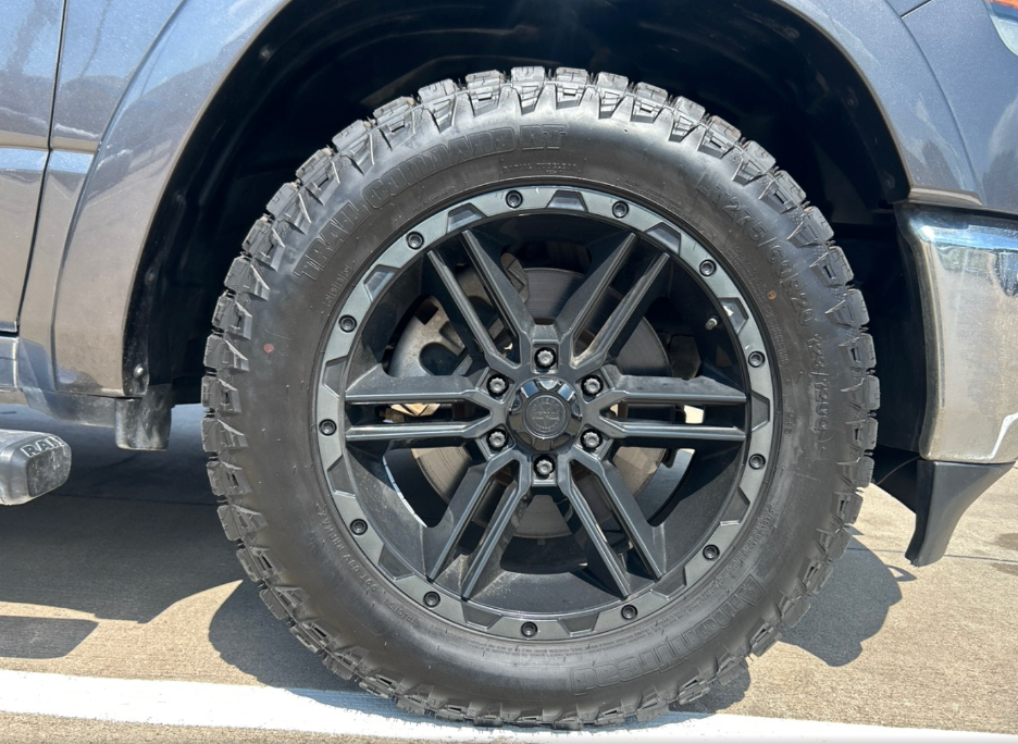 2022 RAM 1500 Laramie Crew Cab 4x2 5'7' Box
