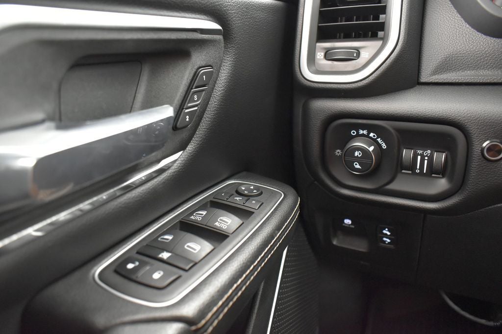 2022 RAM 1500 Laramie Crew Cab 4x4 5'7' Box