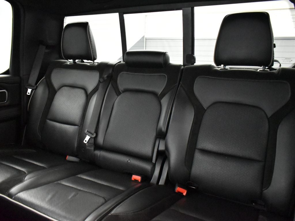 2022 RAM 1500 Laramie Crew Cab 4x4 5'7' Box