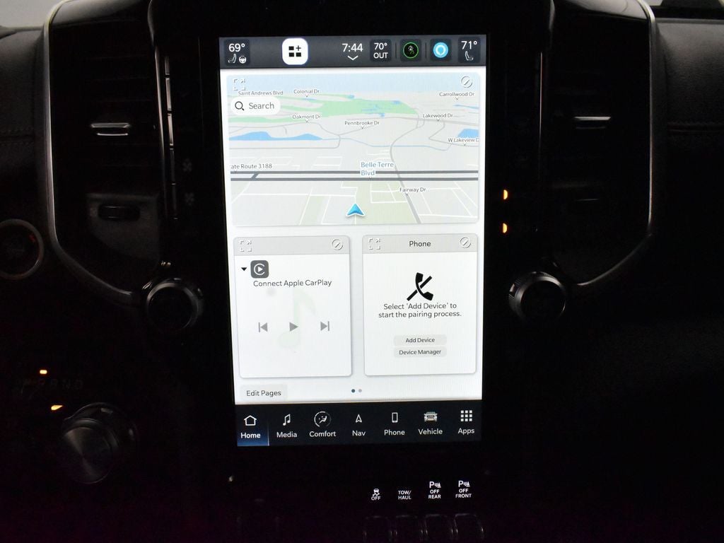 2022 RAM 1500 Laramie Crew Cab 4x4 5'7' Box