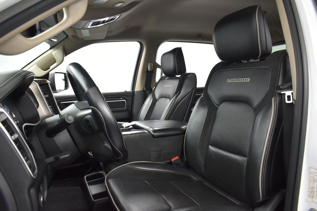 2020 RAM 1500 Laramie Crew Cab 4x4 5'7' Box
