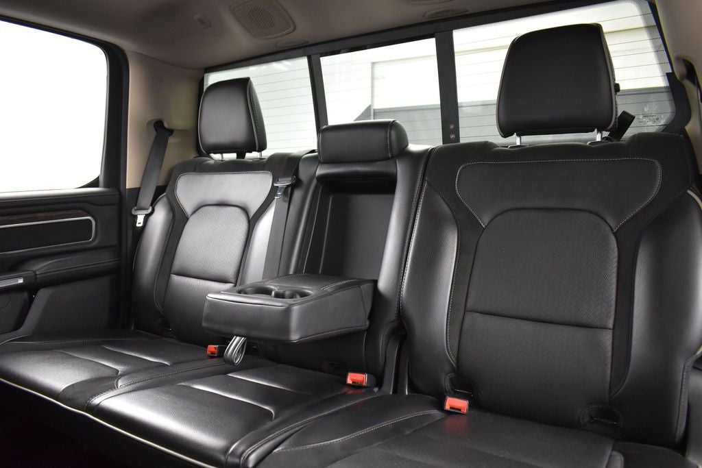 2020 RAM 1500 Laramie Crew Cab 4x4 5'7' Box