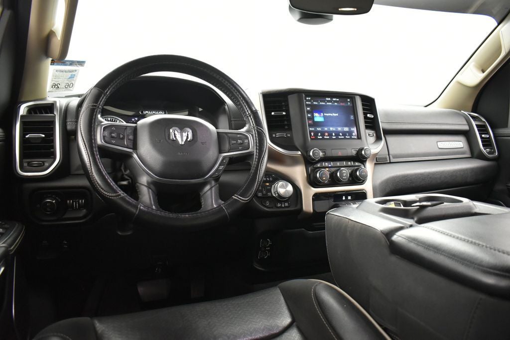 2020 RAM 1500 Laramie Crew Cab 4x4 5'7' Box