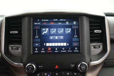 2020 RAM 1500 Laramie Crew Cab 4x4 5'7' Box