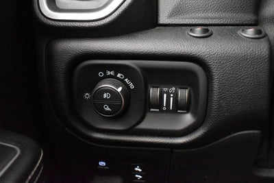2021 RAM 1500 Laramie Crew Cab 4x4 5'7' Box