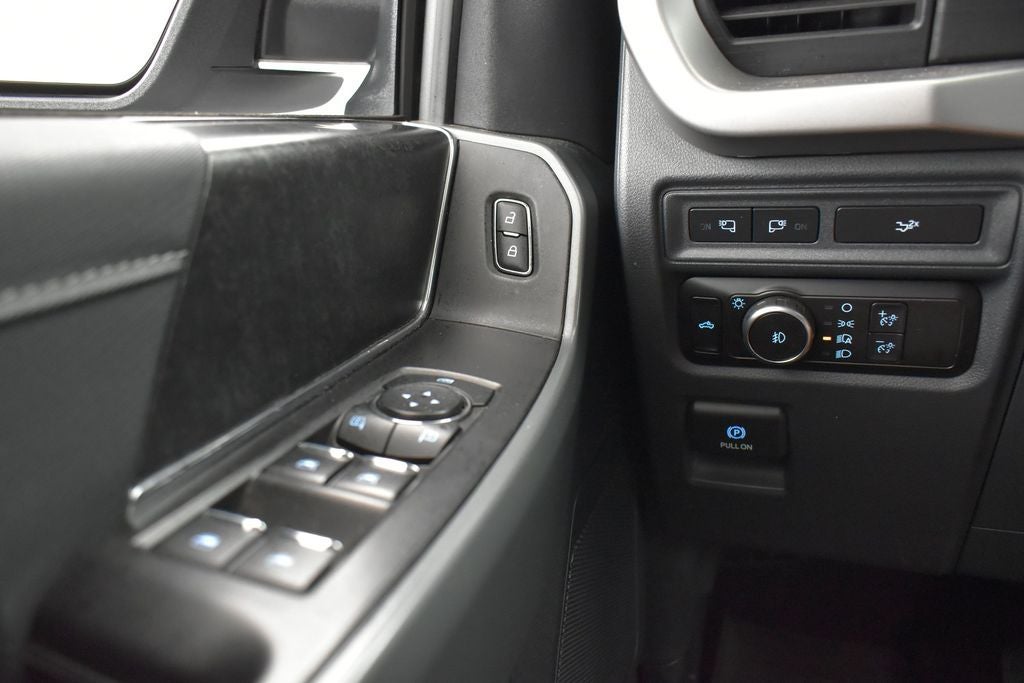 2023 Ford F-150 XLT Heritage Edition