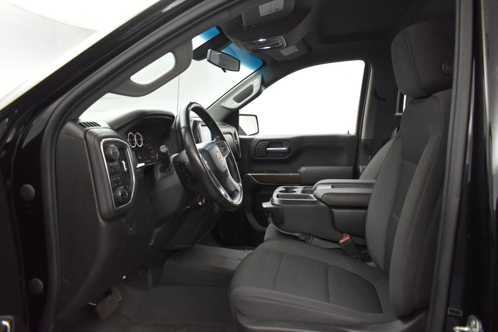 2022 Chevrolet Silverado 1500 LTD 4WD Crew Cab Short Bed LT