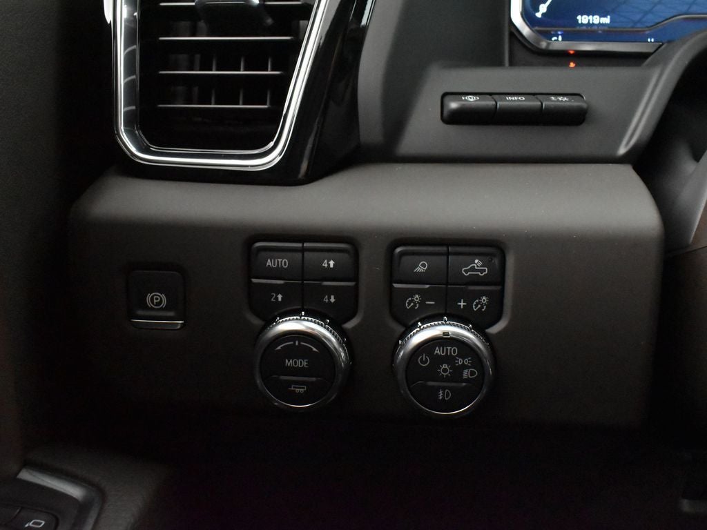 2024 GMC Sierra 3500HD 4WD Crew Cab Long Bed Denali