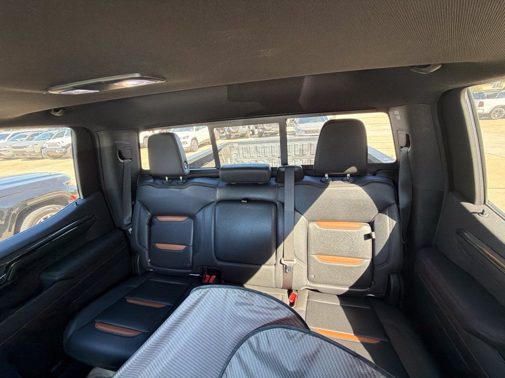 2023 GMC Sierra 1500 4WD Crew Cab Short Box AT4