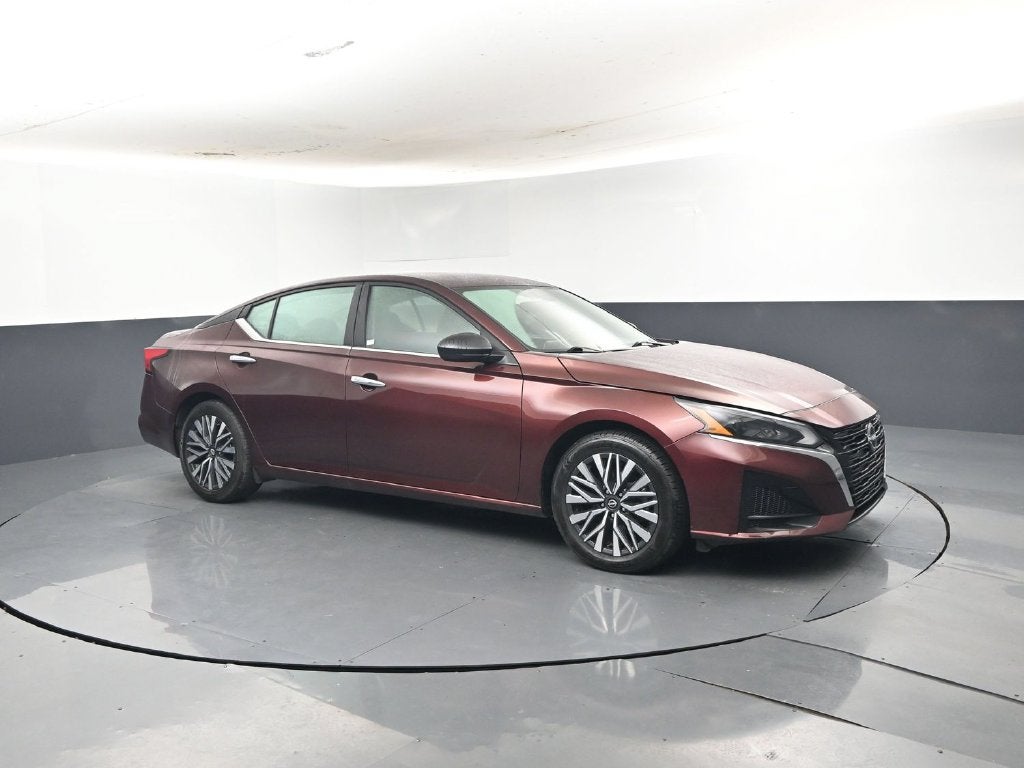 2024 Nissan Altima SV FWD