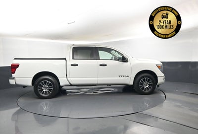2022 Nissan TITAN Crew Cab SV 4x4