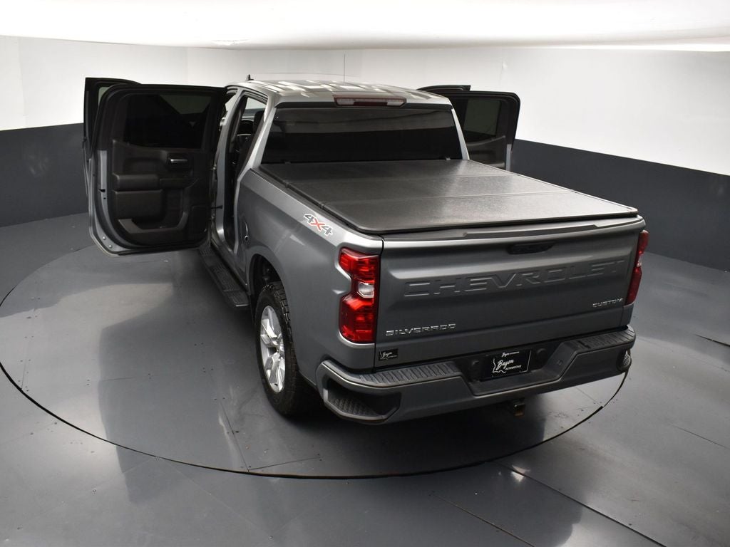 2023 Chevrolet Silverado 1500 4WD Crew Cab Short Bed Custom