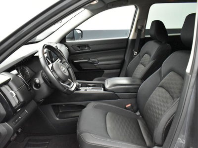 2023 Nissan Pathfinder SV FWD