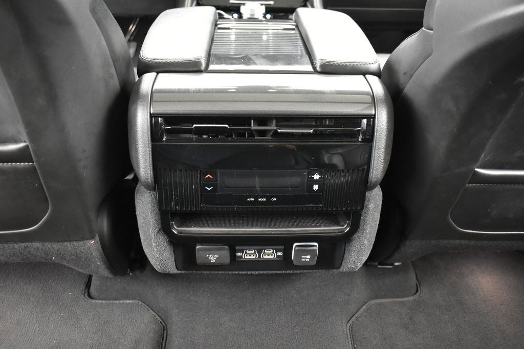 2023 Jeep Wagoneer Base