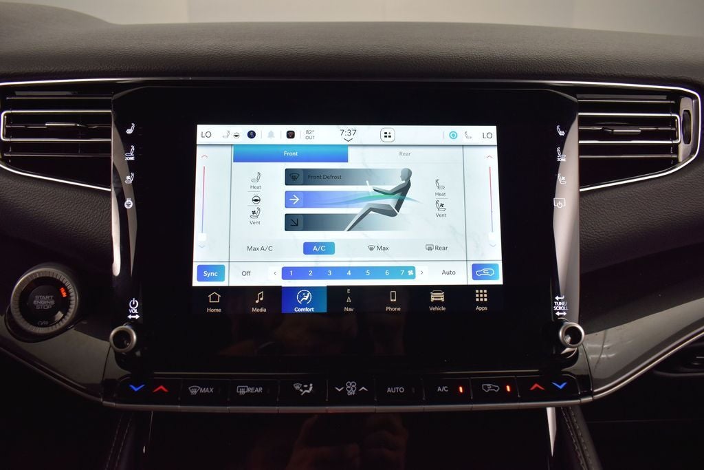 2023 Jeep Wagoneer Base