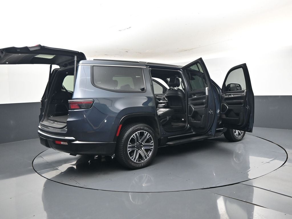 2023 Jeep Wagoneer Base