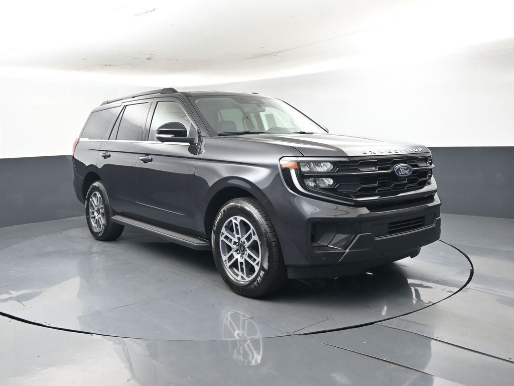 2026 Ford Expedition Active's photo