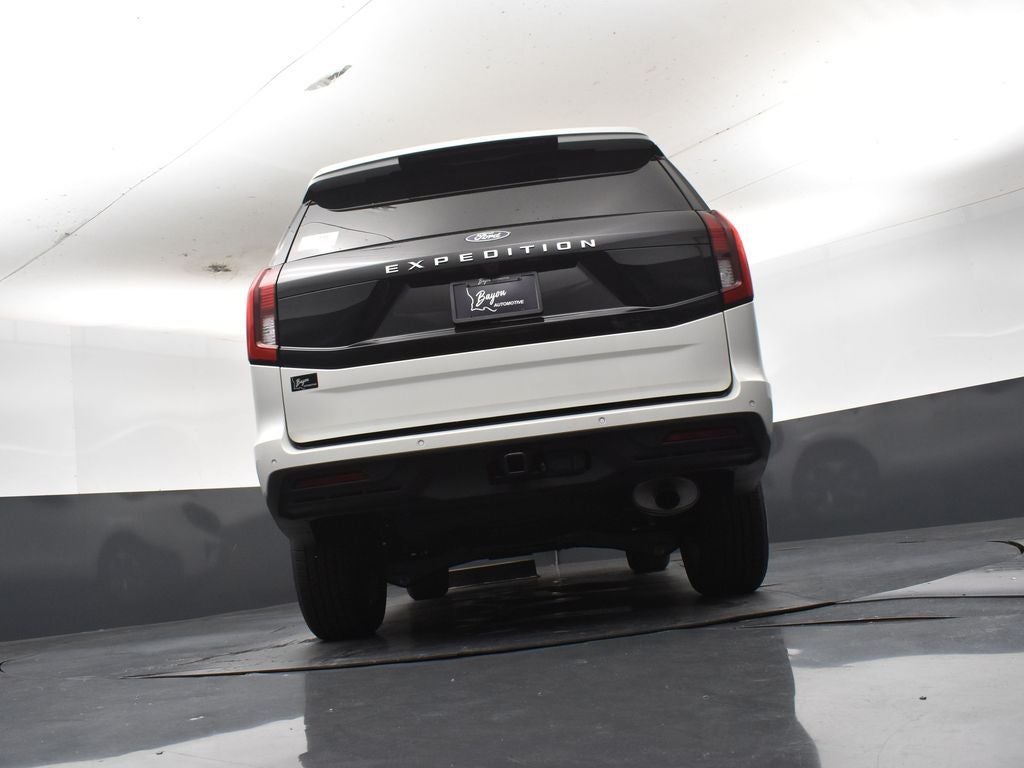 2027 Ford Expedition Active 202A