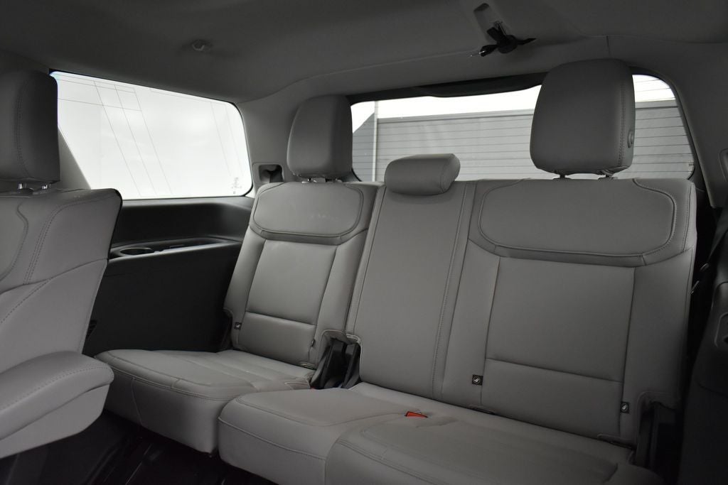 2027 Ford Expedition Active 202A