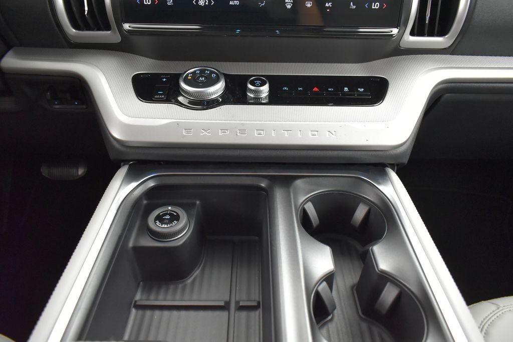 2027 Ford Expedition Active 202A