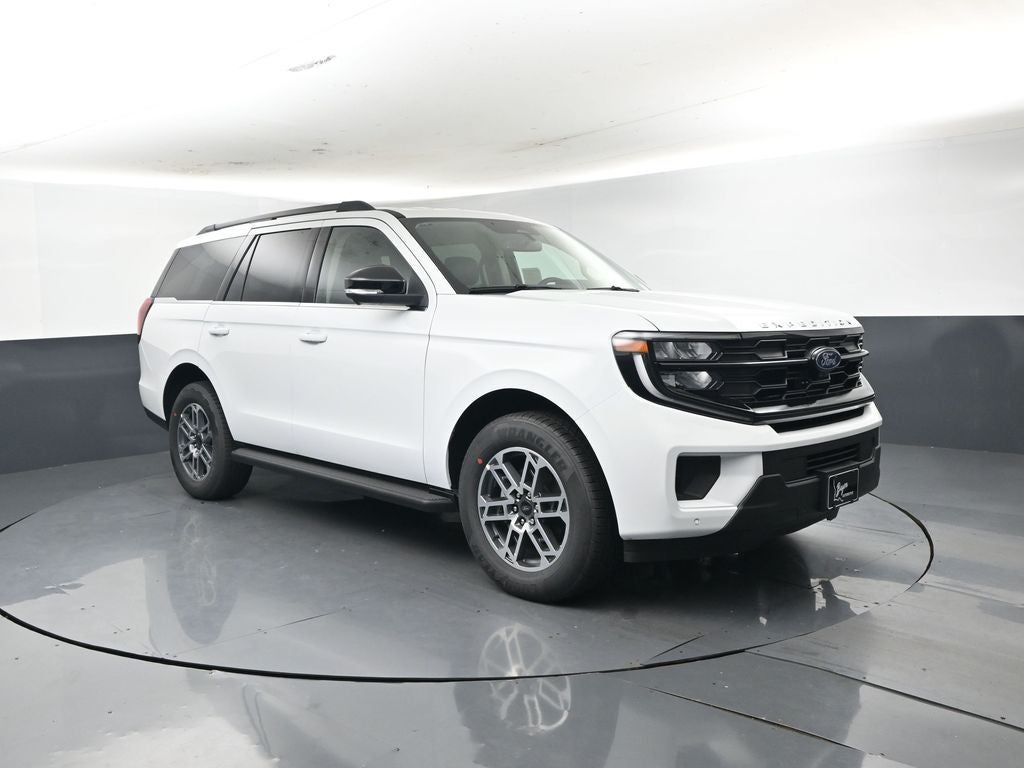 2026 Ford Expedition Active's photo