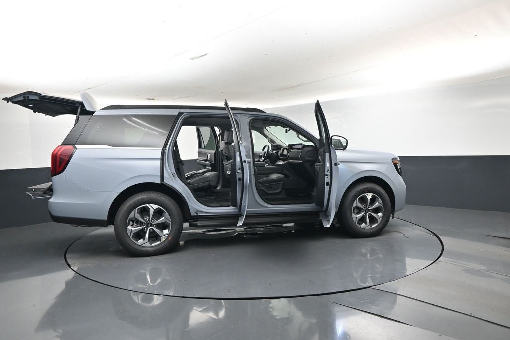 2027 Ford Expedition Active 202A