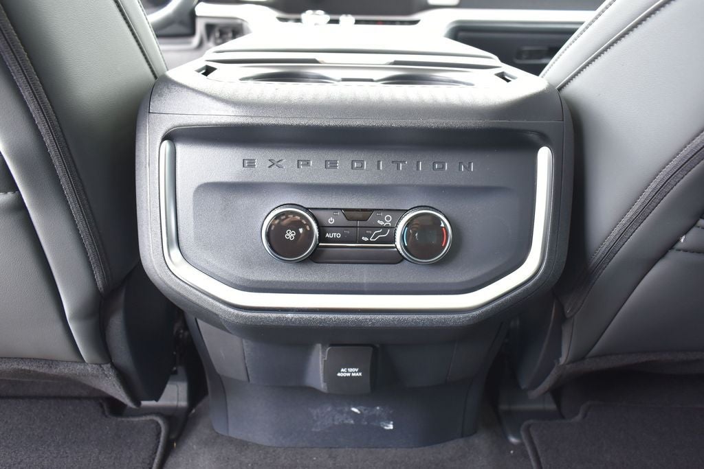 2027 Ford Expedition Active 202A
