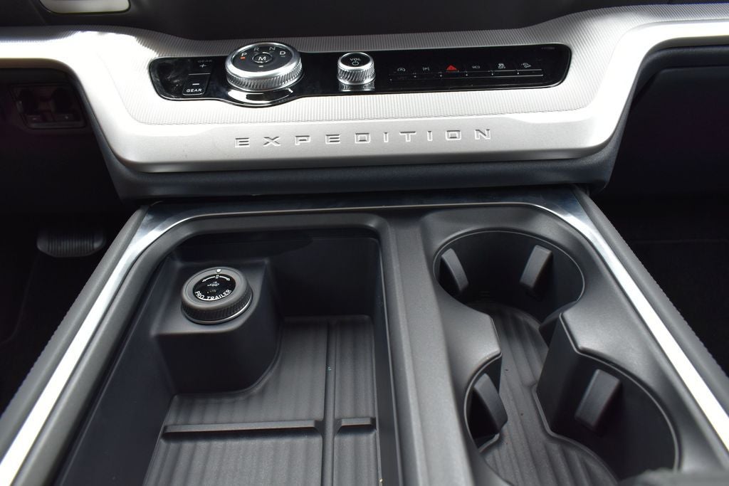 2027 Ford Expedition Active 202A