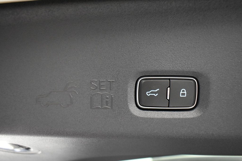 2027 Ford Expedition Active 202A