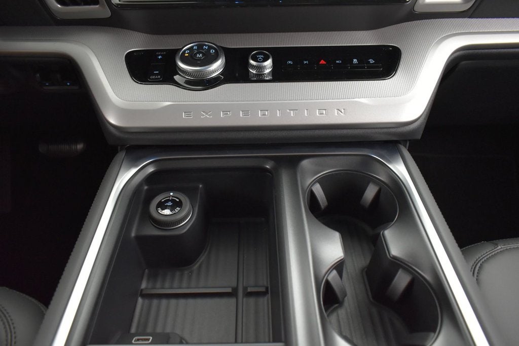 2027 Ford Expedition Active 202A