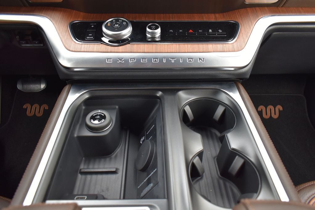 2027 Ford Expedition King Ranch 400A