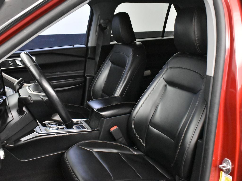 2021 Ford Explorer XLT 202A