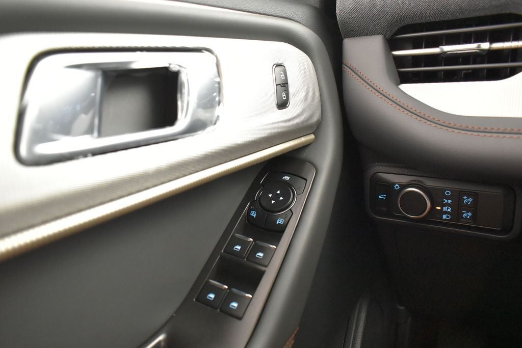 2026 Ford Explorer Active 200A