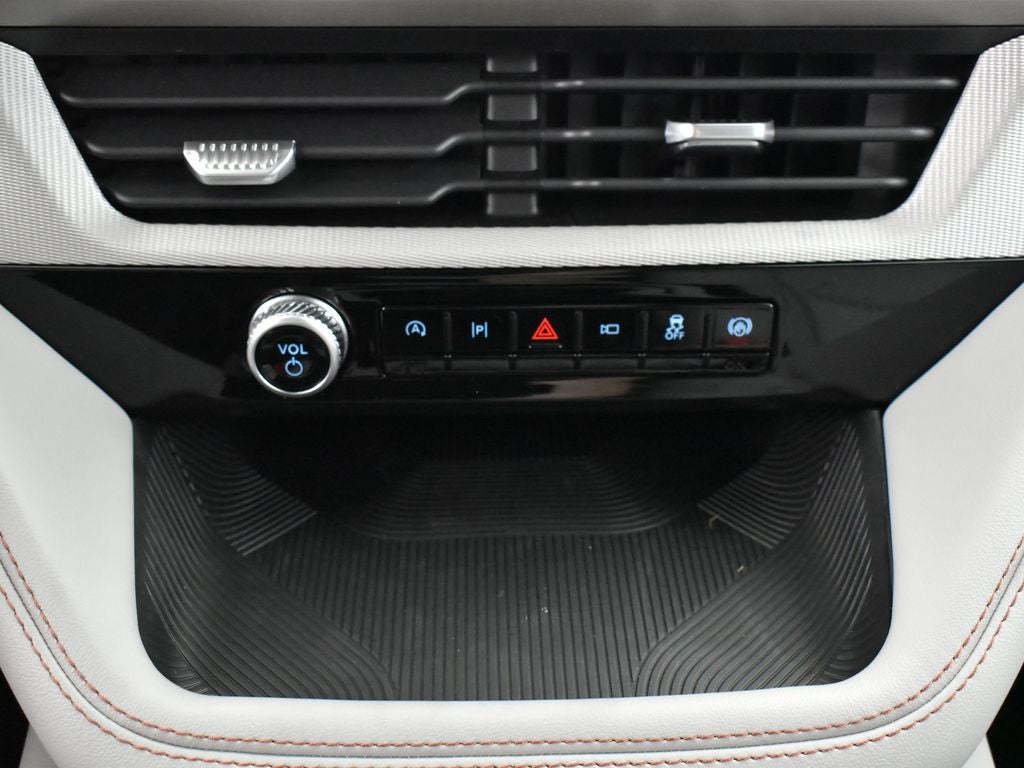 2025 Ford Explorer Active 200A