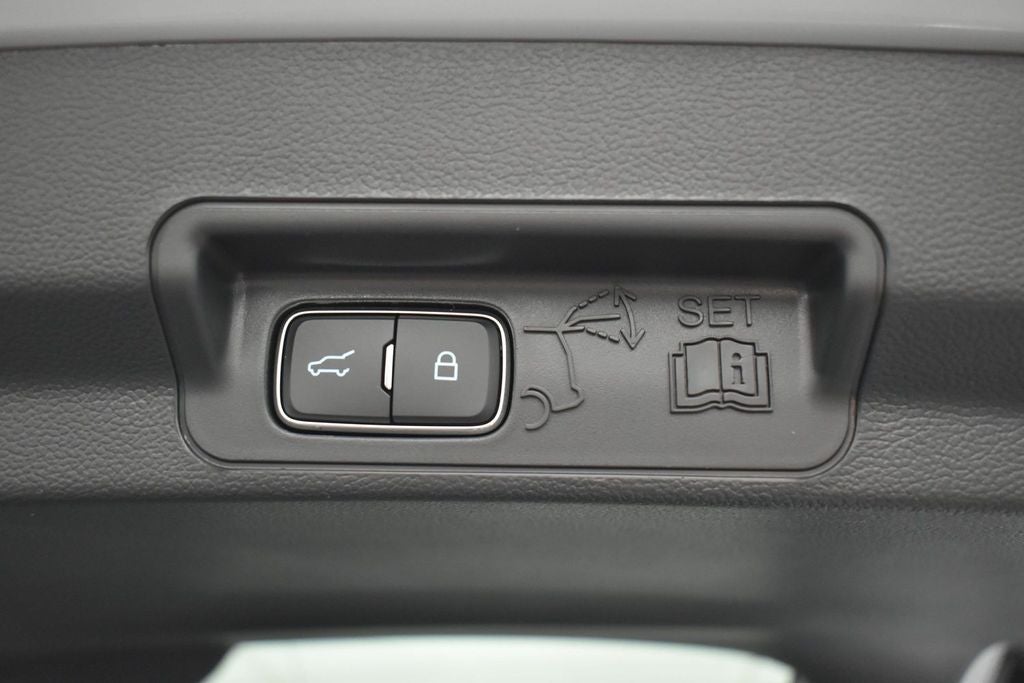 2027 Ford Explorer Active 200A