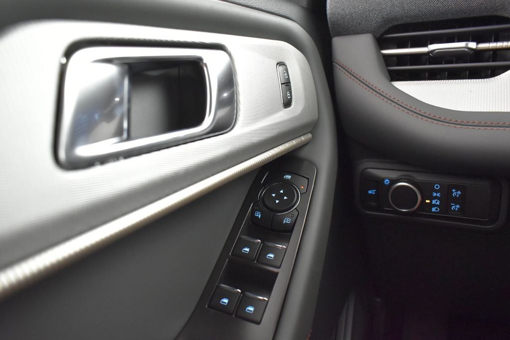 2026 Ford Explorer Active 200A