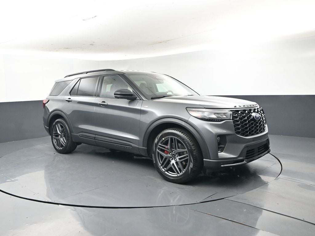 2026 Ford Explorer ST-LINE RWD's photo
