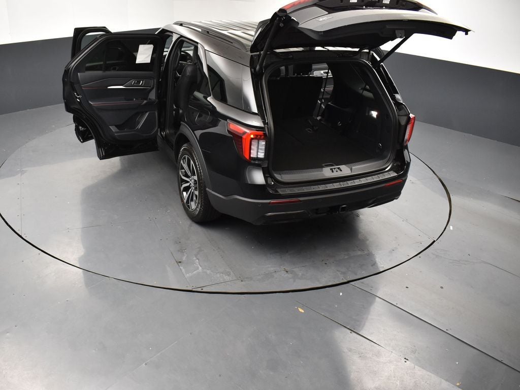 2026 Ford Explorer ST-Line 300A