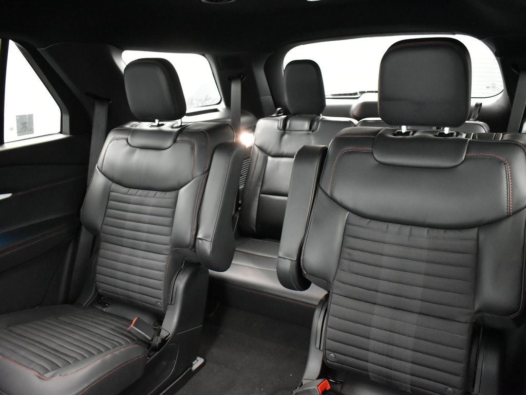 2026 Ford Explorer ST-Line 300A