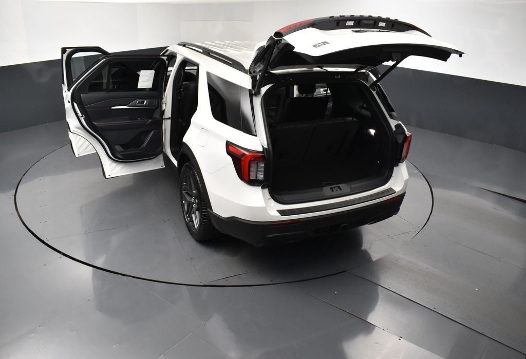 2026 Ford Explorer ST-Line 300A