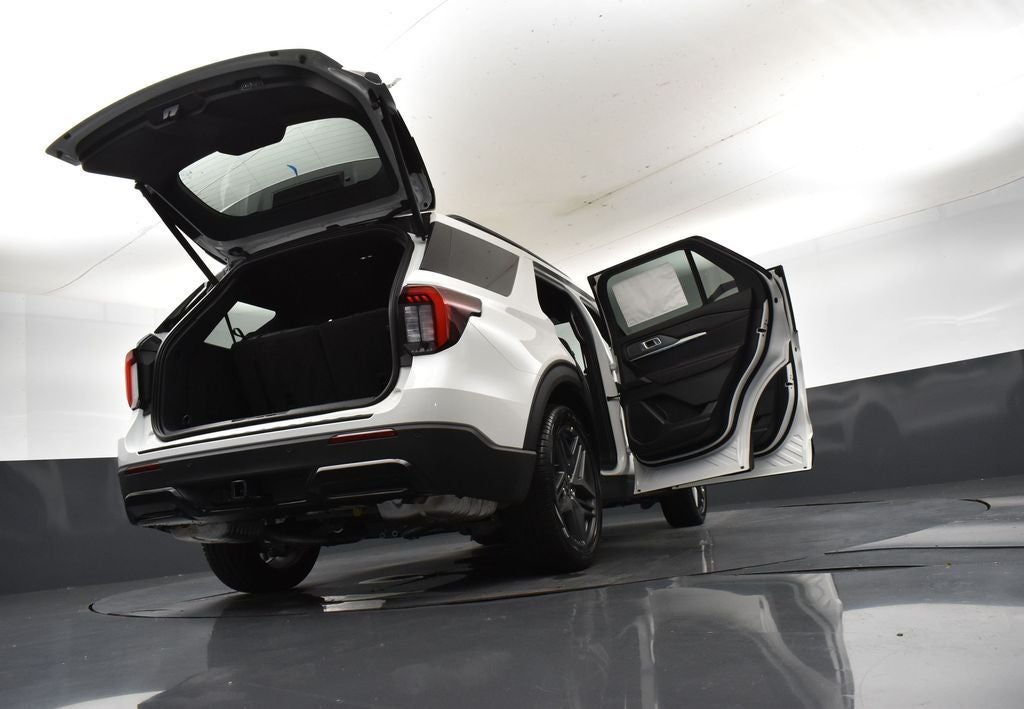 2026 Ford Explorer ST-Line 300A