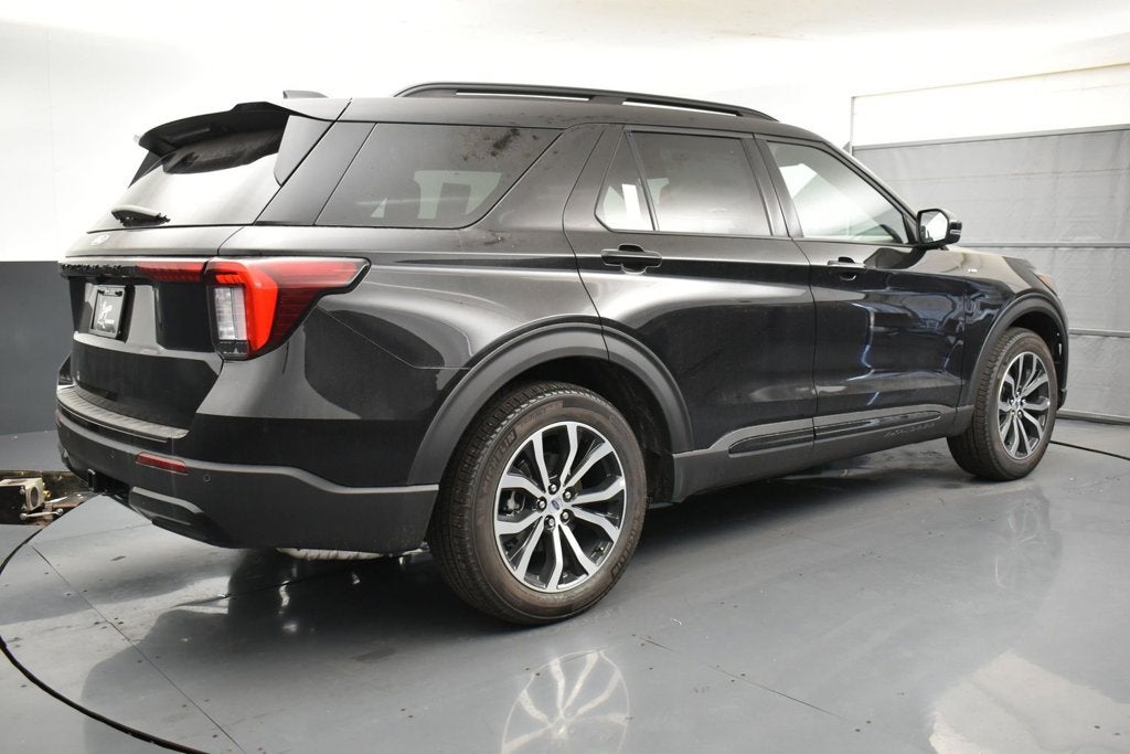2027 Ford Explorer ST-Line 300A