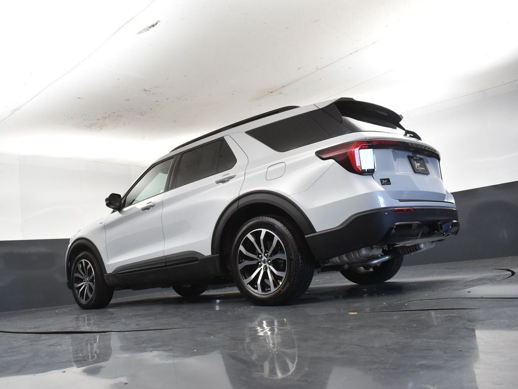 2026 Ford Explorer ST-Line 300A
