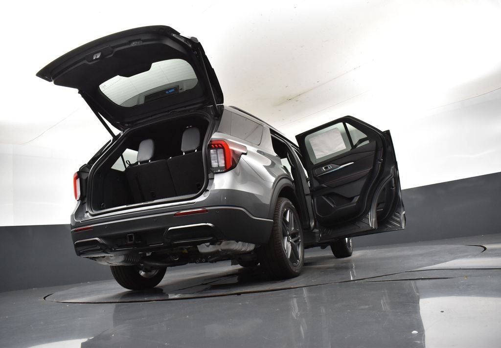 2026 Ford Explorer ST-Line 300A